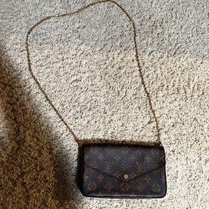 Louis Vuitton Pochette Félicie in Monogram canvas